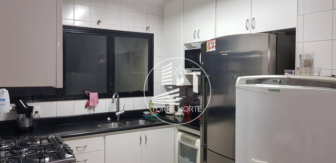 Apartamento à venda com 3 quartos, 167m² - Foto 4