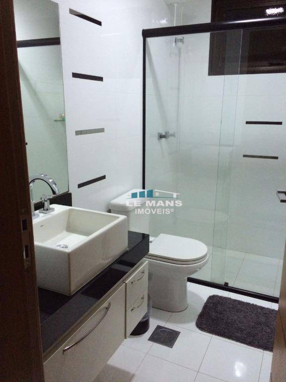 Apartamento à venda com 3 quartos, 140m² - Foto 7