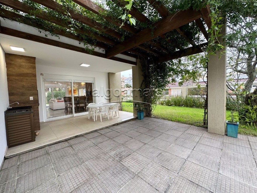 Casa à venda com 5 quartos, 250m² - Foto 12