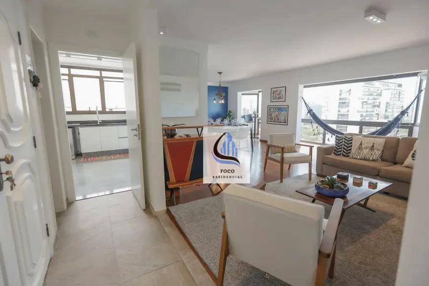 Apartamento à venda com 3 quartos, 227m² - Foto 3