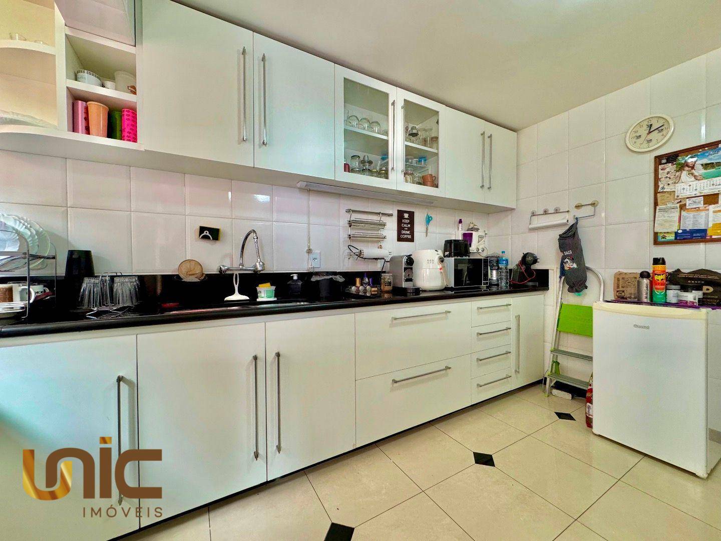 Casa à venda com 4 quartos, 220m² - Foto 21