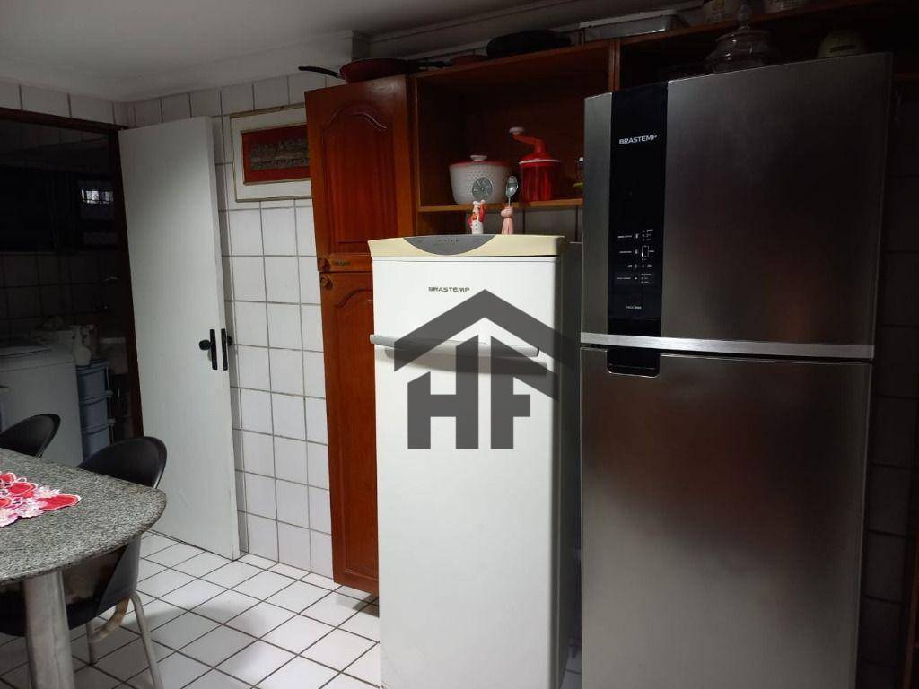 Apartamento à venda com 3 quartos, 154m² - Foto 8