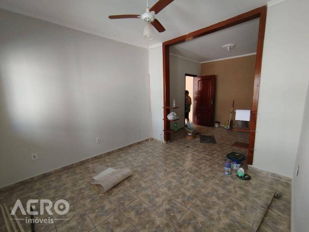 Casa para alugar com 2 quartos, 150m² - Foto 6