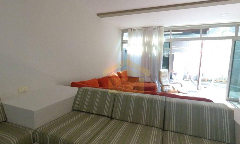 Sobrado à venda com 3 quartos, 213m² - Foto 1