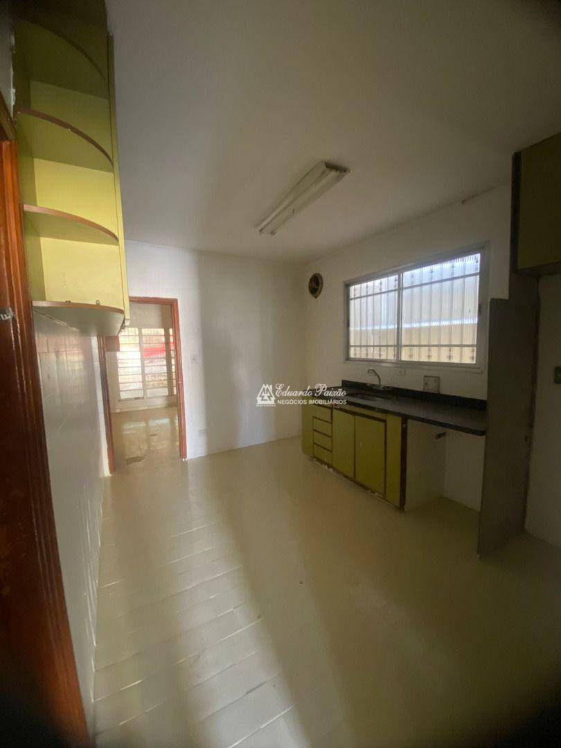 Casa à venda e aluguel com 4 quartos, 220m² - Foto 13