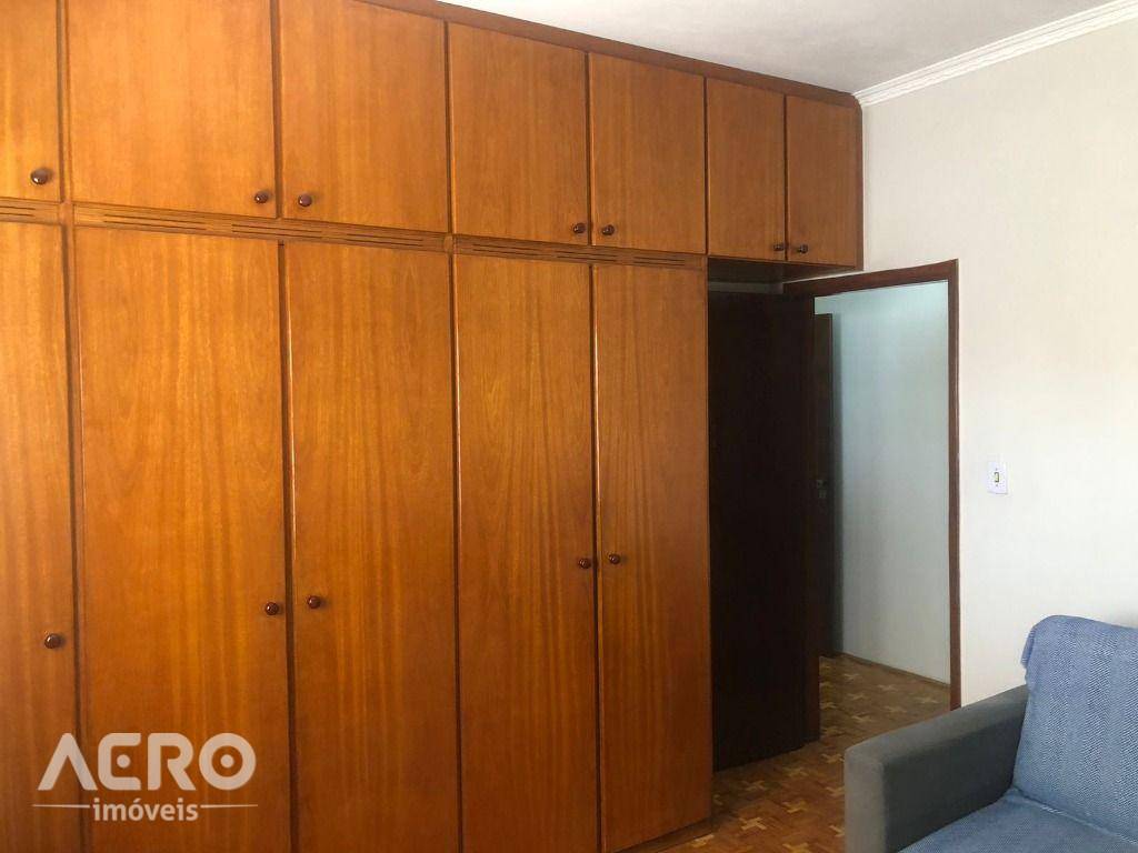 Casa à venda com 3 quartos, 251m² - Foto 16