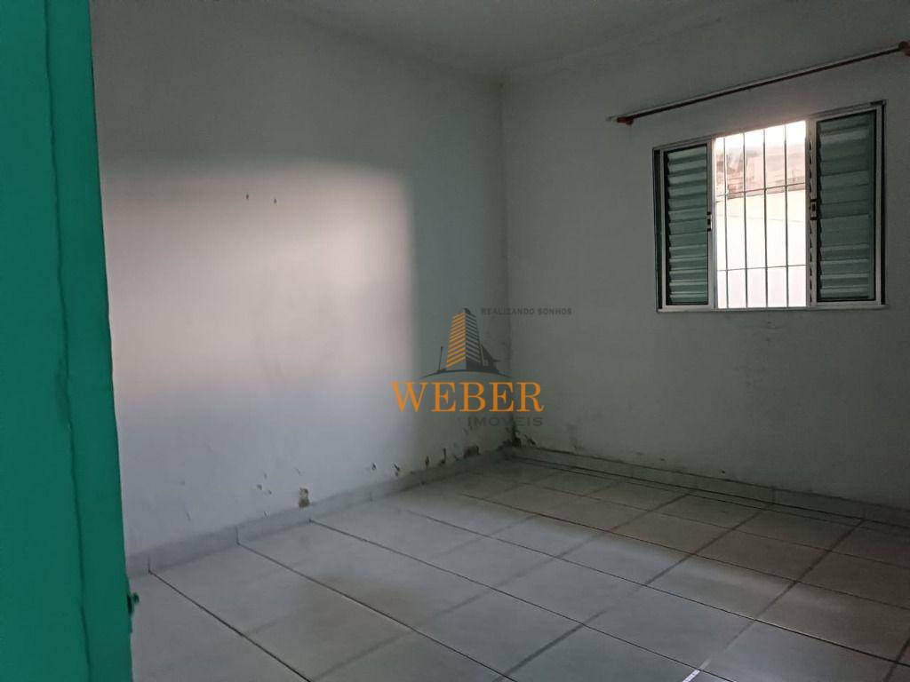 Casa para alugar com 2 quartos, 50m² - Foto 19