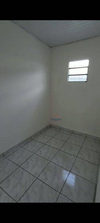 Casa à venda com 3 quartos, 100m² - Foto 3