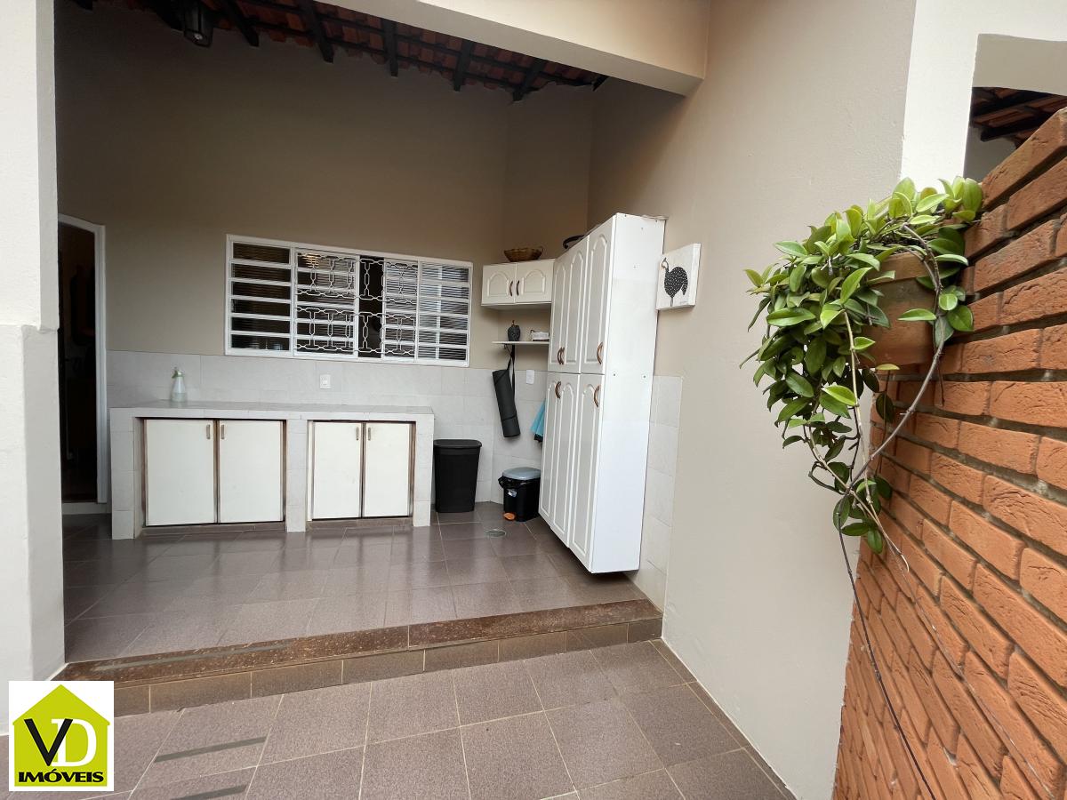 Casa à venda com 4 quartos, 300m² - Foto 12