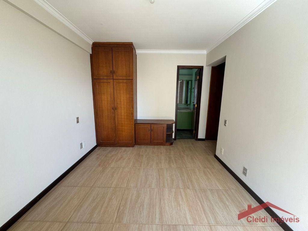 Apartamento para alugar com 3 quartos, 122m² - Foto 9