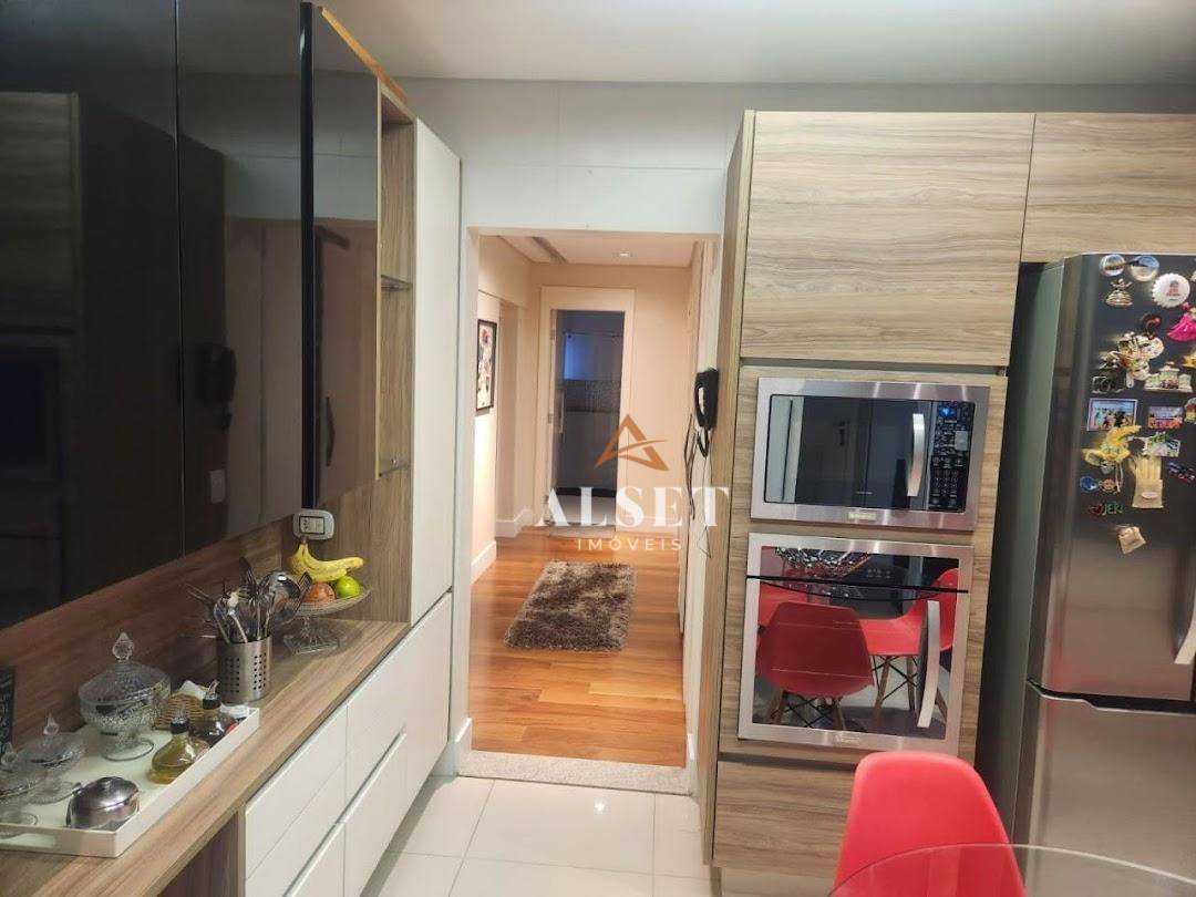 Apartamento à venda com 3 quartos, 156m² - Foto 6