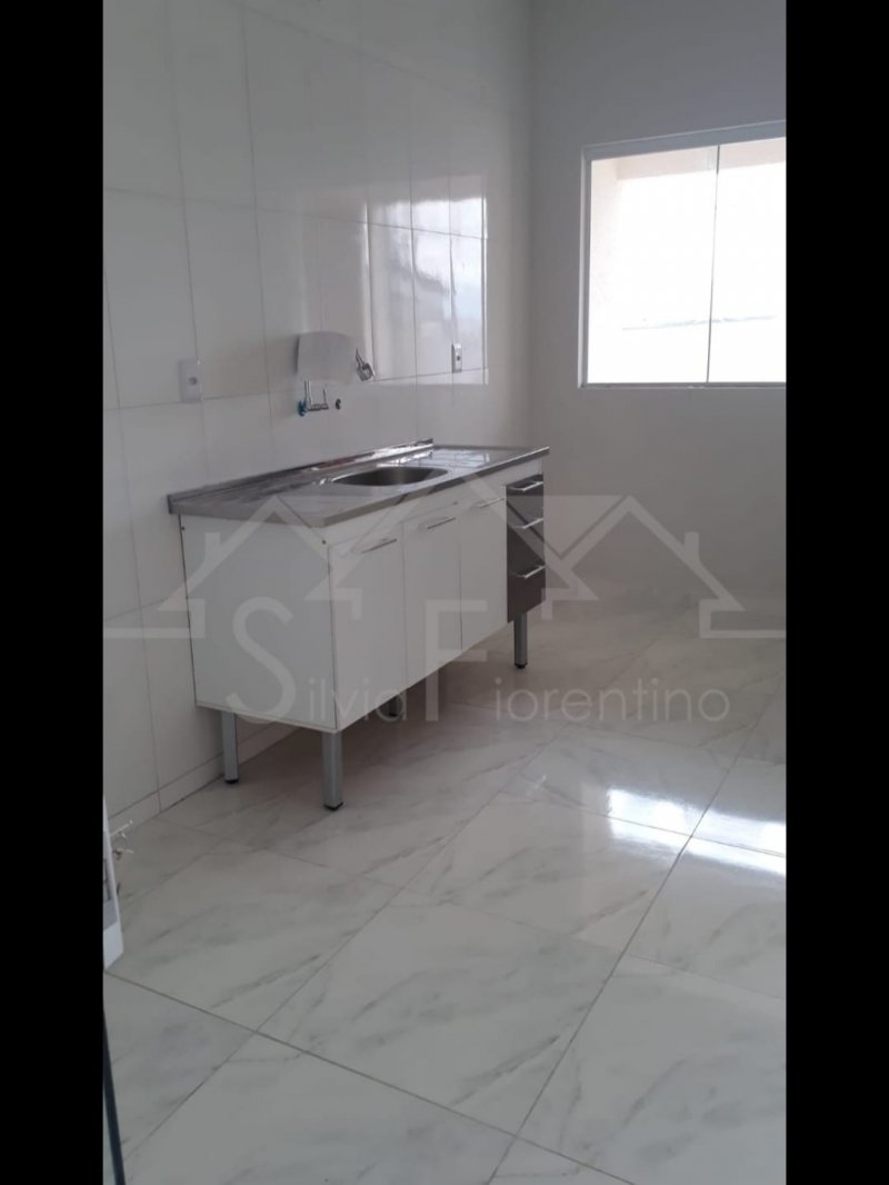 Casa à venda com 2 quartos, 69m² - Foto 9