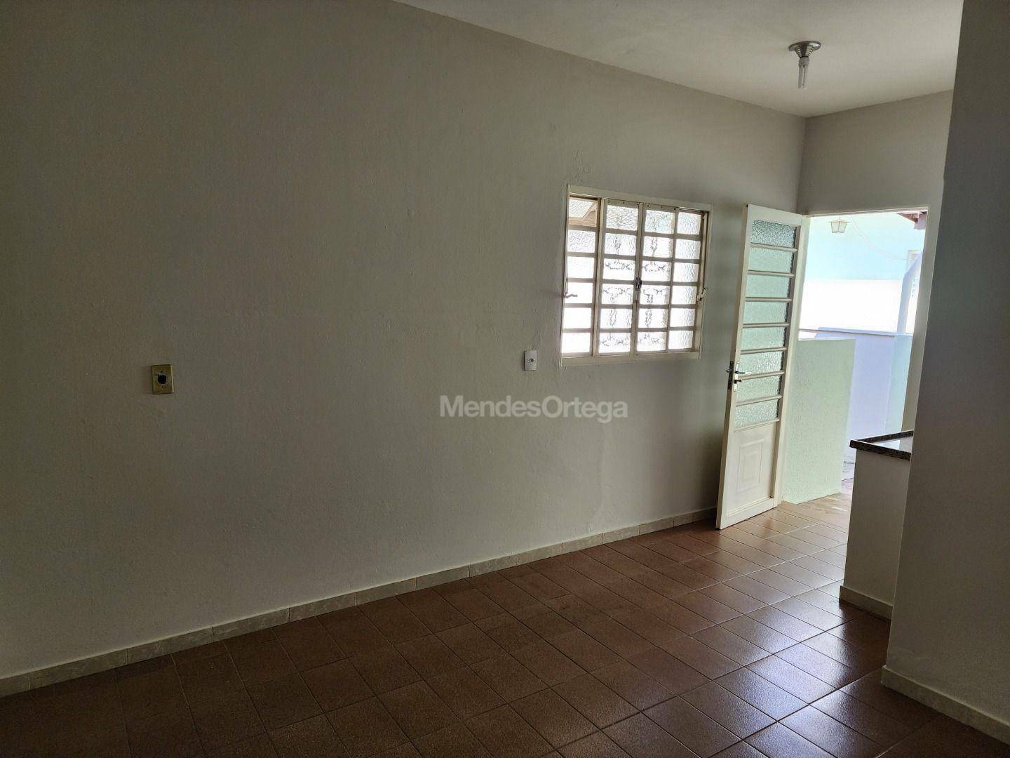 Casa à venda e aluguel com 2 quartos, 185m² - Foto 27