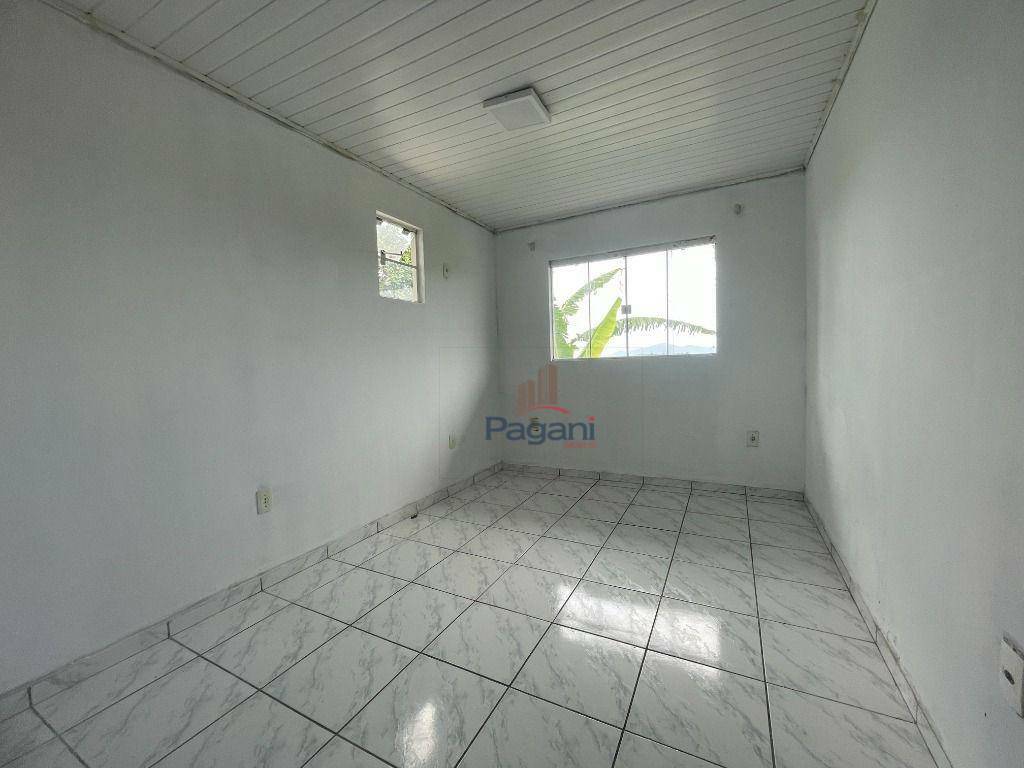 Casa para alugar com 2 quartos, 100m² - Foto 20