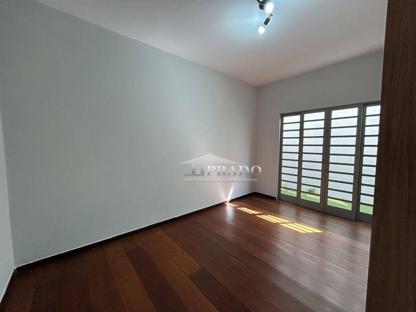 Casa à venda com 3 quartos, 220m² - Foto 18