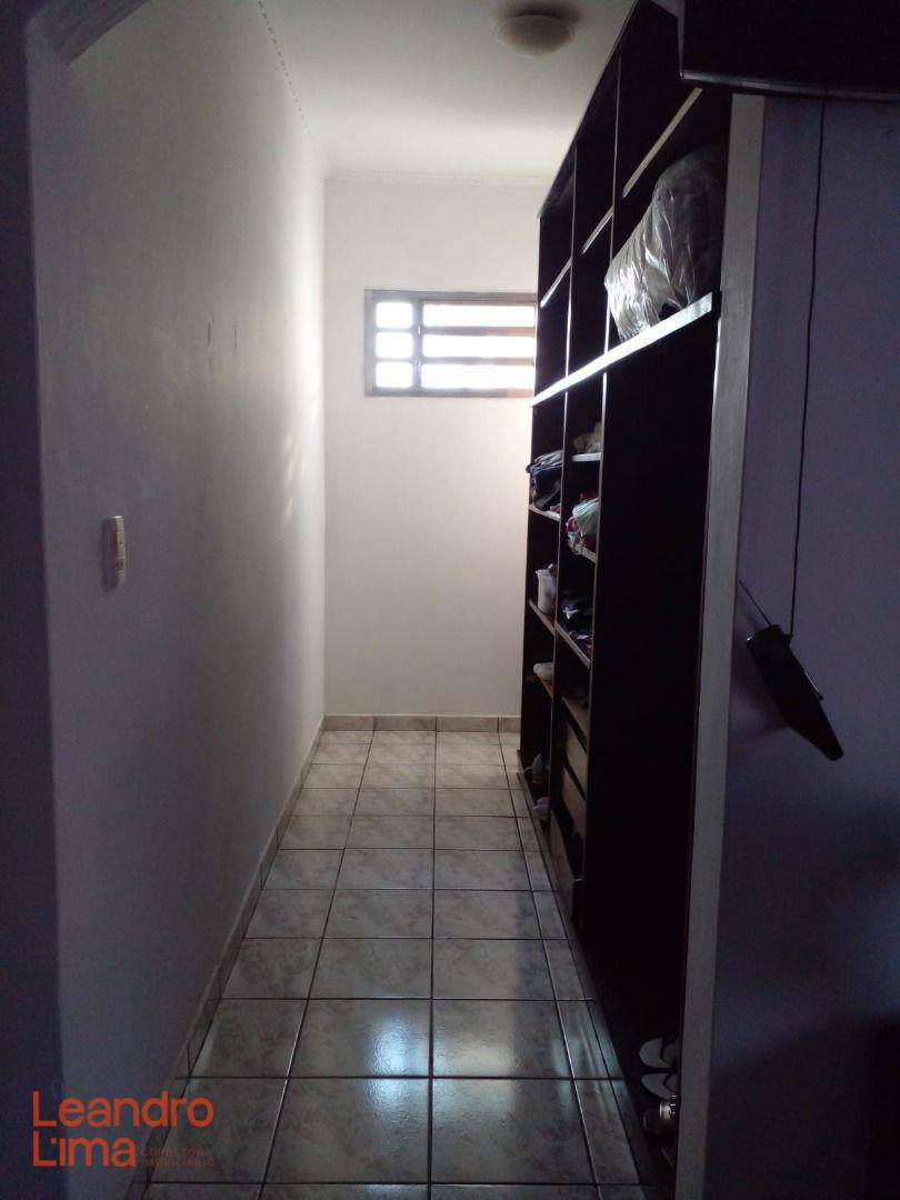 Casa à venda com 3 quartos, 209m² - Foto 24