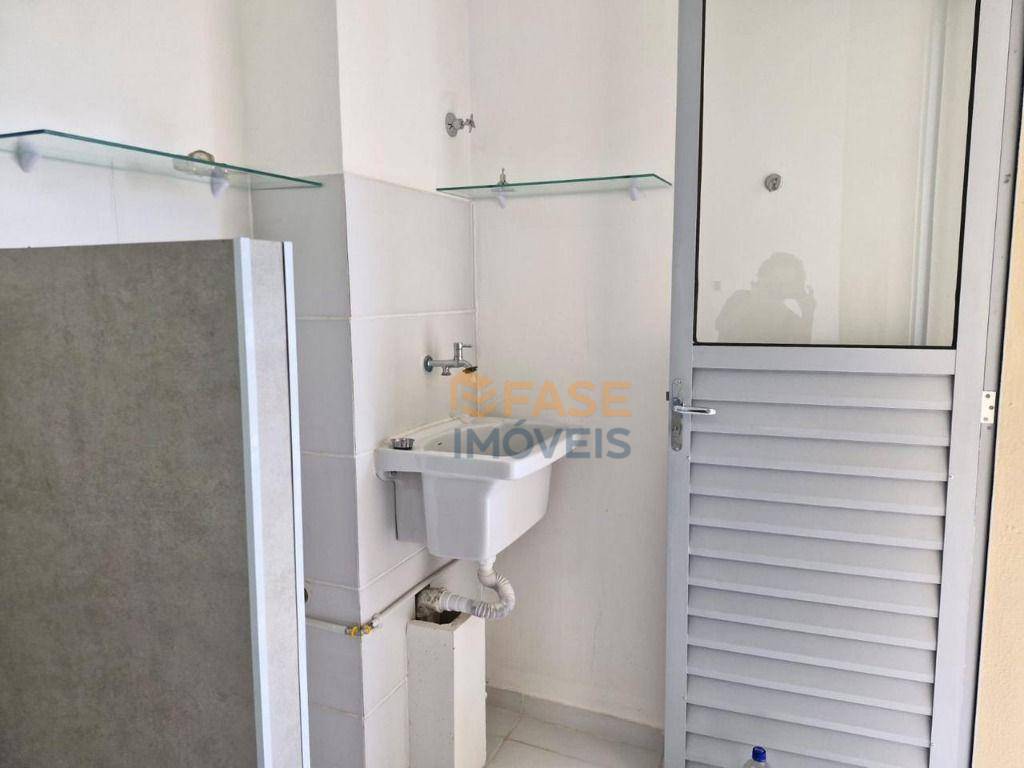 Apartamento para alugar com 2 quartos, 51m² - Foto 6