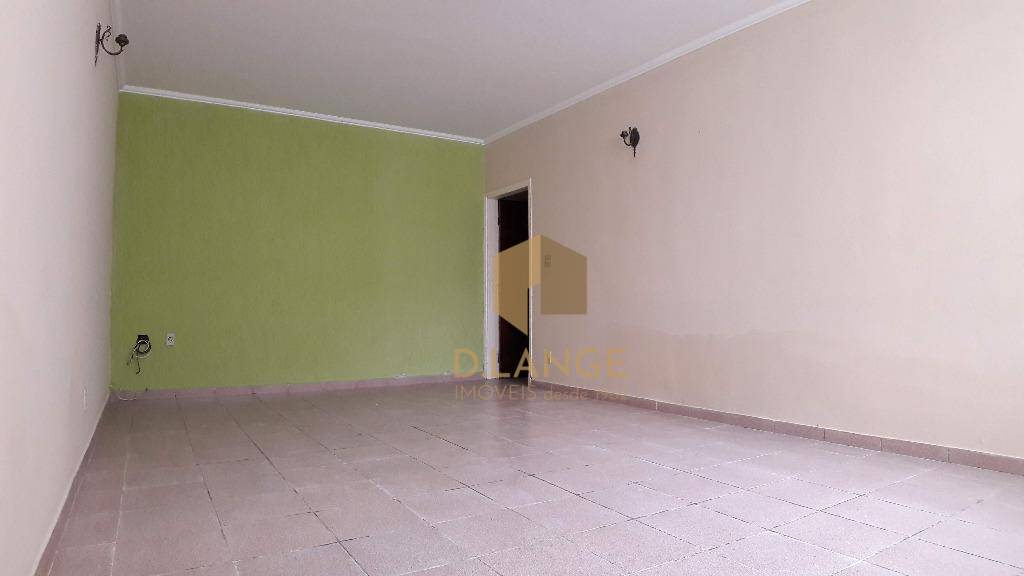 Casa à venda com 4 quartos, 221m² - Foto 1