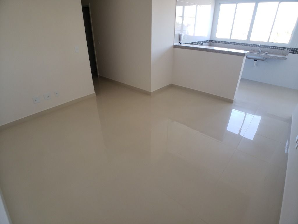 Apartamento à venda com 2 quartos, 56m² - Foto 1