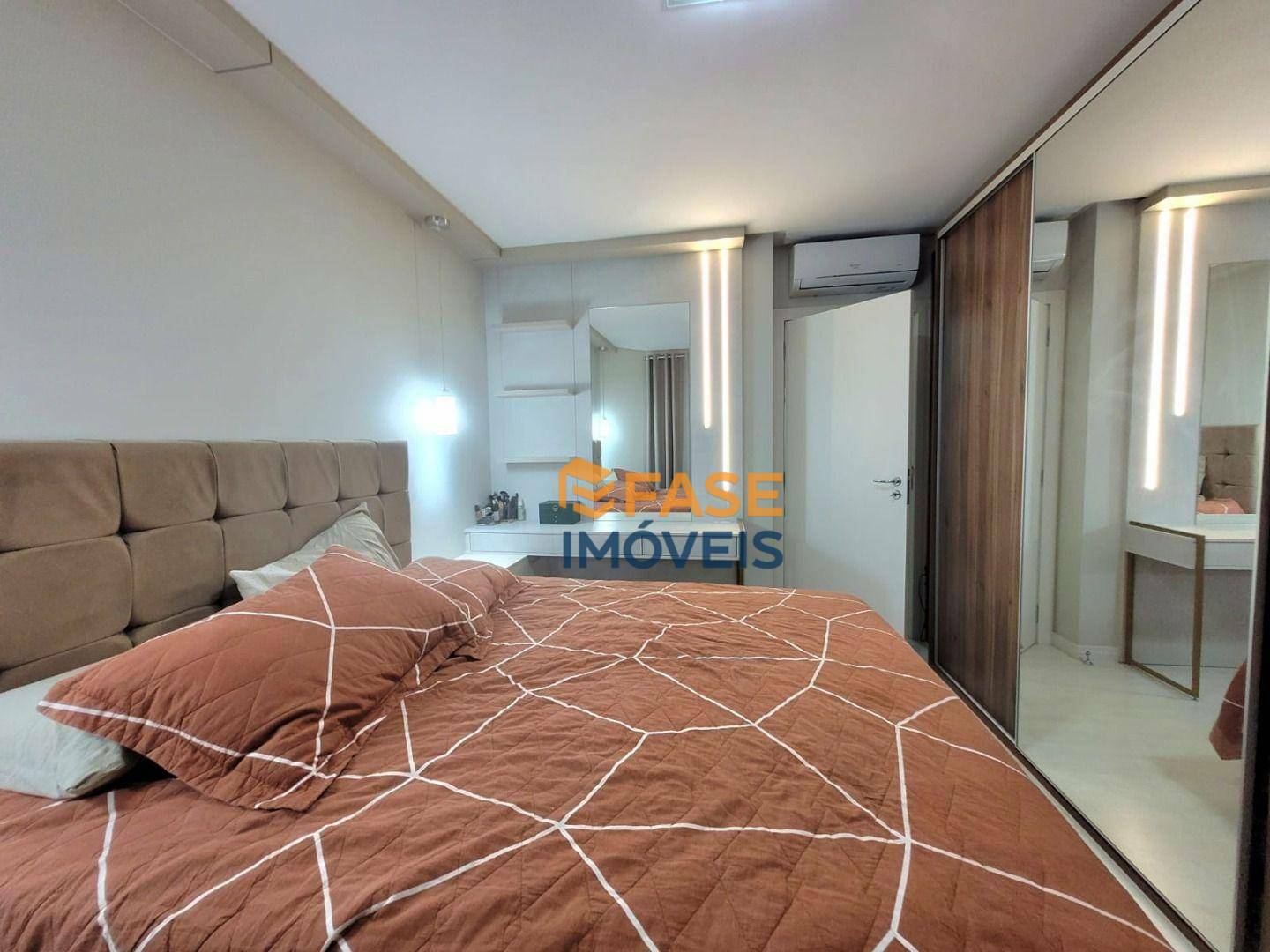 Apartamento à venda com 4 quartos, 157m² - Foto 27