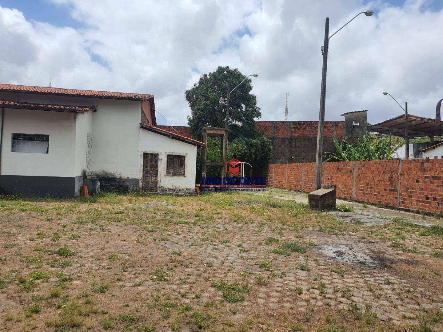 Casa à venda com 2 quartos, 600m² - Foto 8