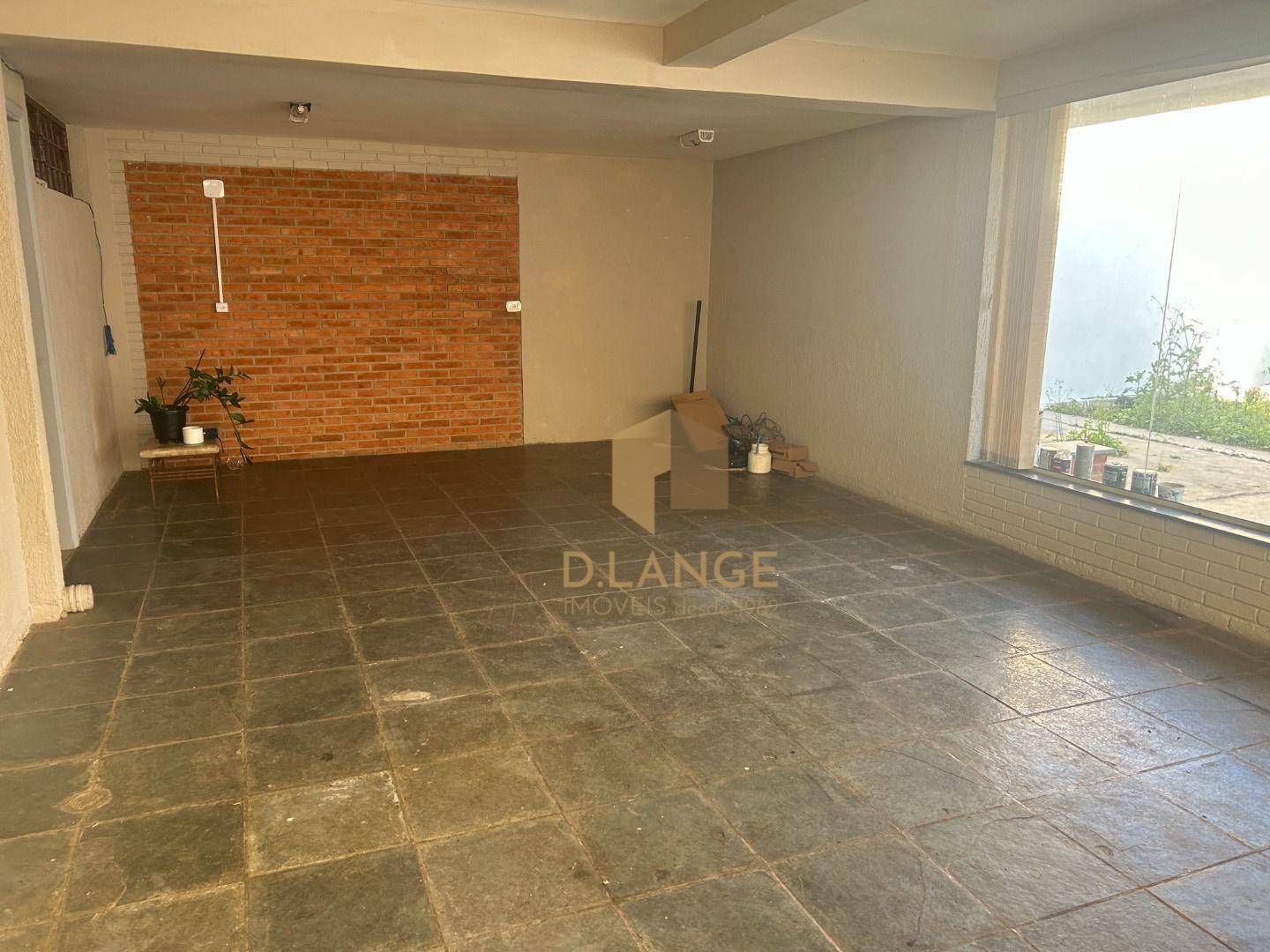 Casa à venda com 3 quartos, 300m² - Foto 2