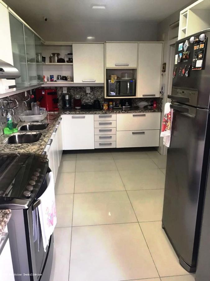 Apartamento à venda com 4 quartos, 215m² - Foto 7