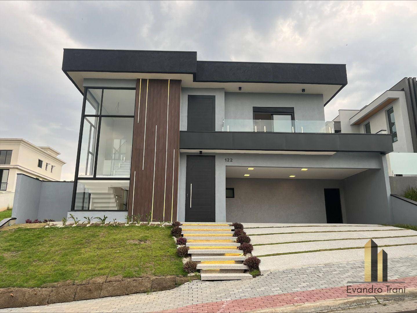 Casa de Condomínio à venda com 5 quartos, 321m² - Foto 1