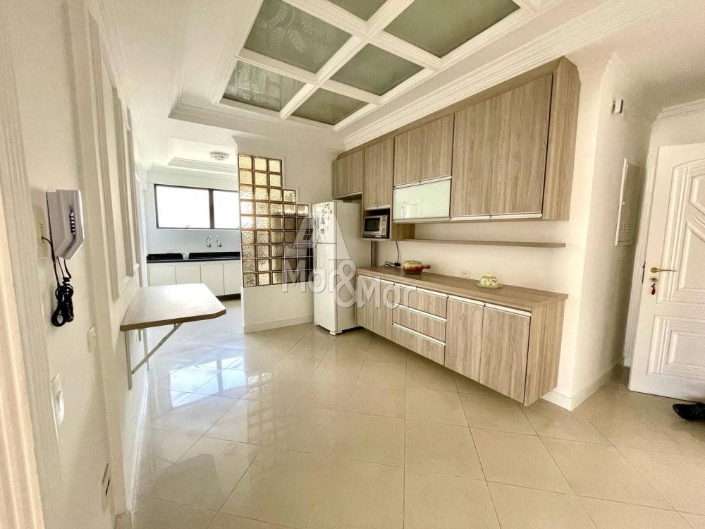 Apartamento à venda com 3 quartos, 180m² - Foto 7