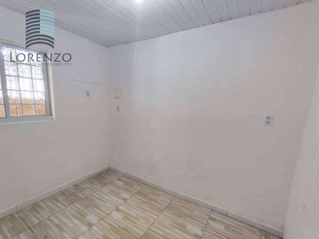 Casa à venda com 2 quartos, 70m² - Foto 9