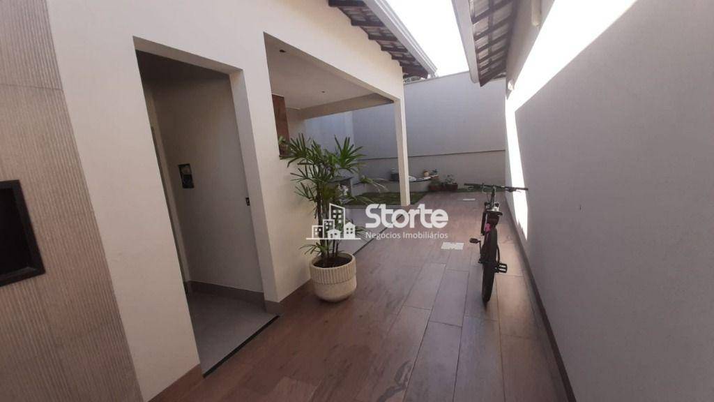 Casa à venda com 4 quartos, 280m² - Foto 8