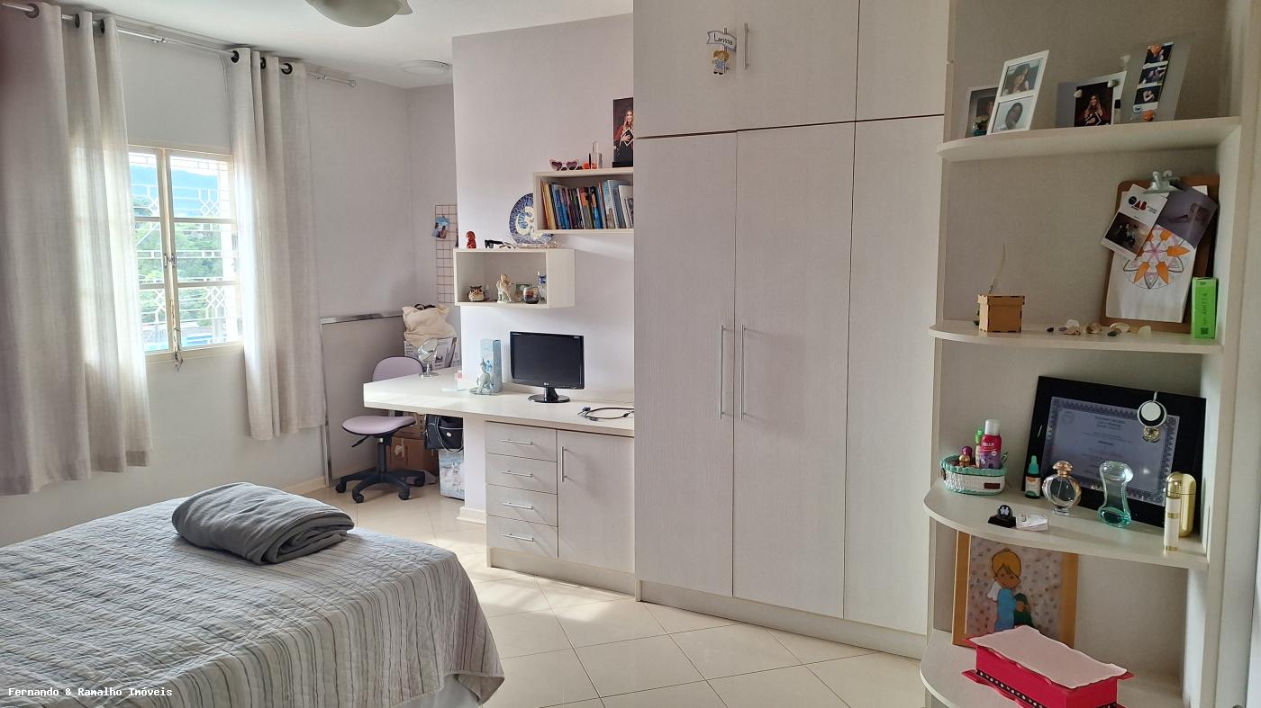 Casa à venda com 3 quartos, 450m² - Foto 12