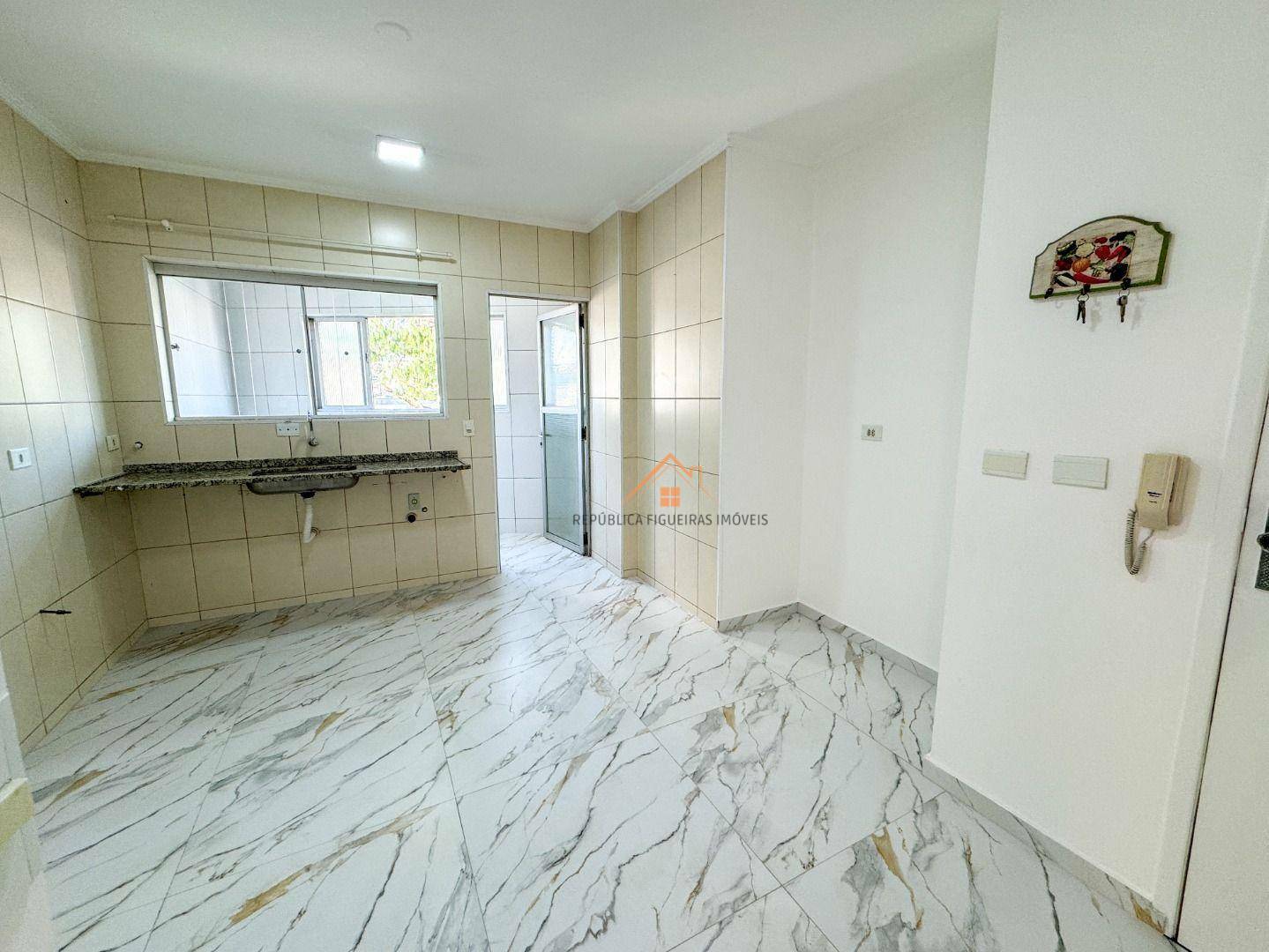 Apartamento à venda com 3 quartos, 94m² - Foto 1