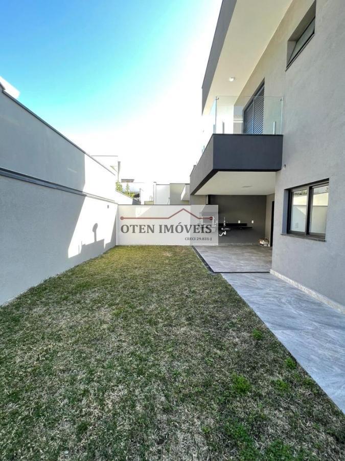 Casa à venda com 4 quartos, 260m² - Foto 2