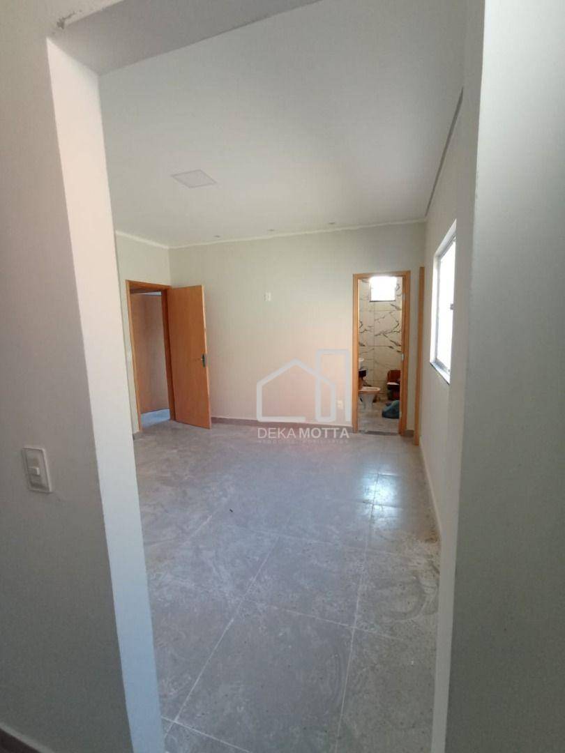 Casa à venda com 2 quartos, 105m² - Foto 3