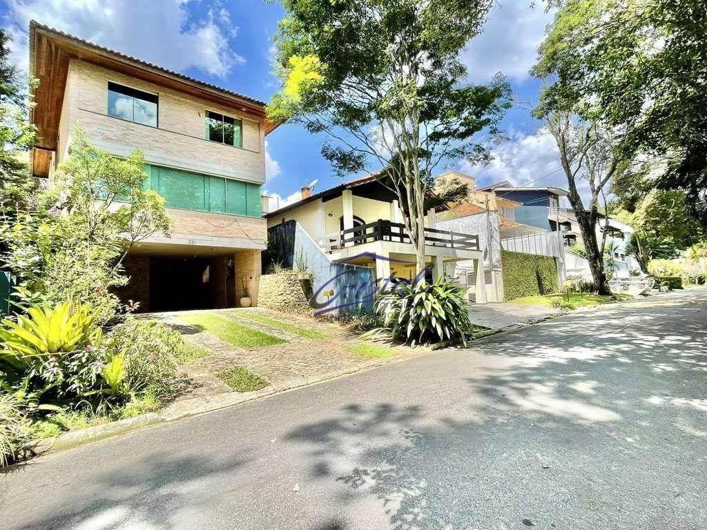 Casa de Condomínio para alugar com 4 quartos, 350m² - Foto 2
