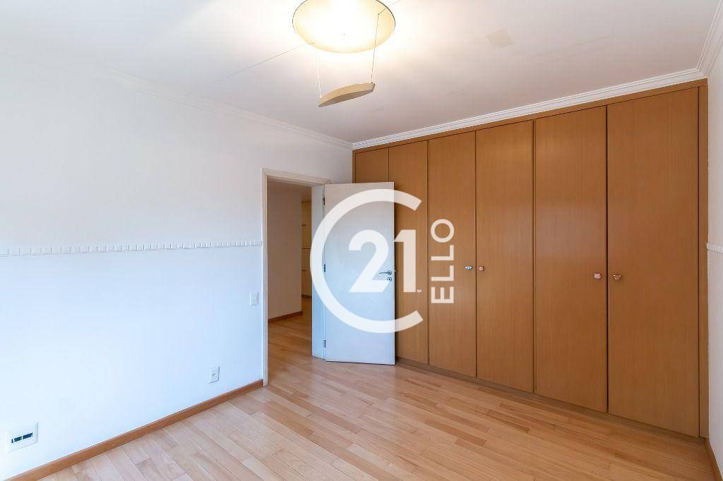 Apartamento para alugar com 3 quartos, 240m² - Foto 27