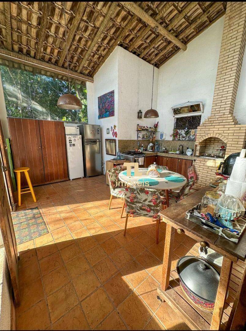 Casa à venda com 3 quartos, 250m² - Foto 3