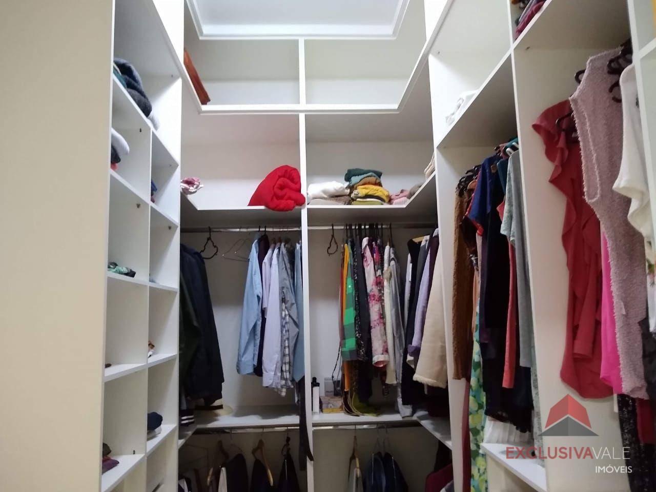 Casa de Condomínio à venda com 3 quartos, 305m² - Foto 18
