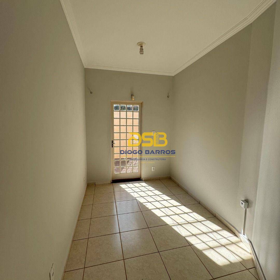 Casa para alugar com 4 quartos, 230m² - Foto 11