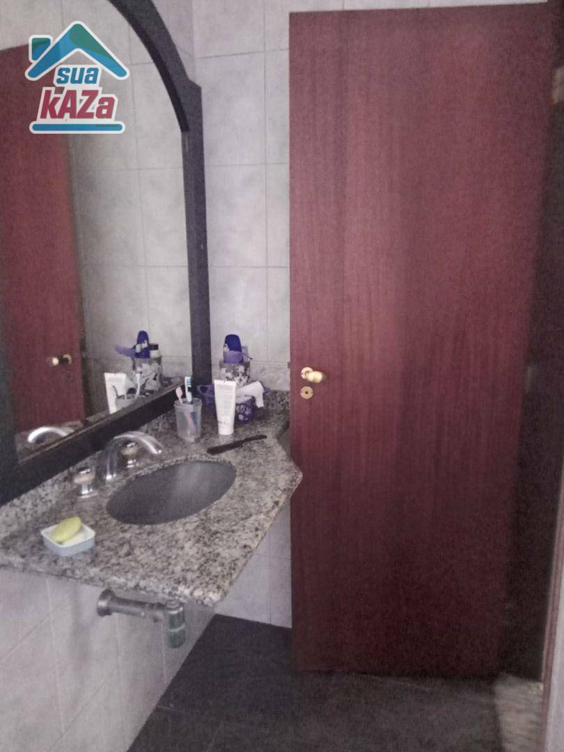 Sobrado à venda com 3 quartos, 200m² - Foto 42