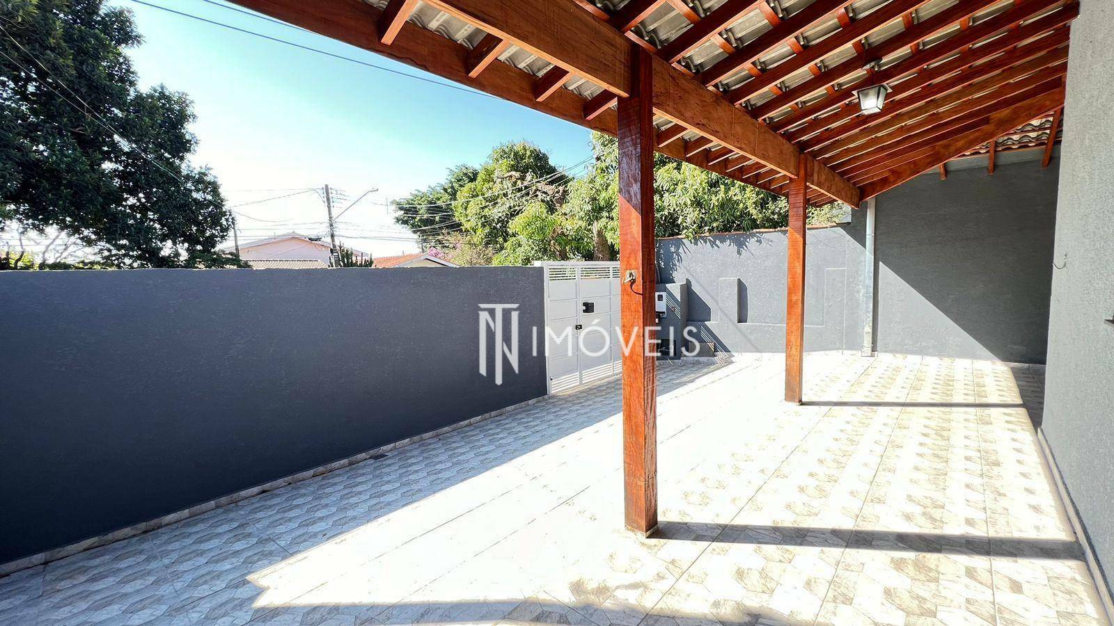 Casa à venda e aluguel com 3 quartos, 150m² - Foto 2