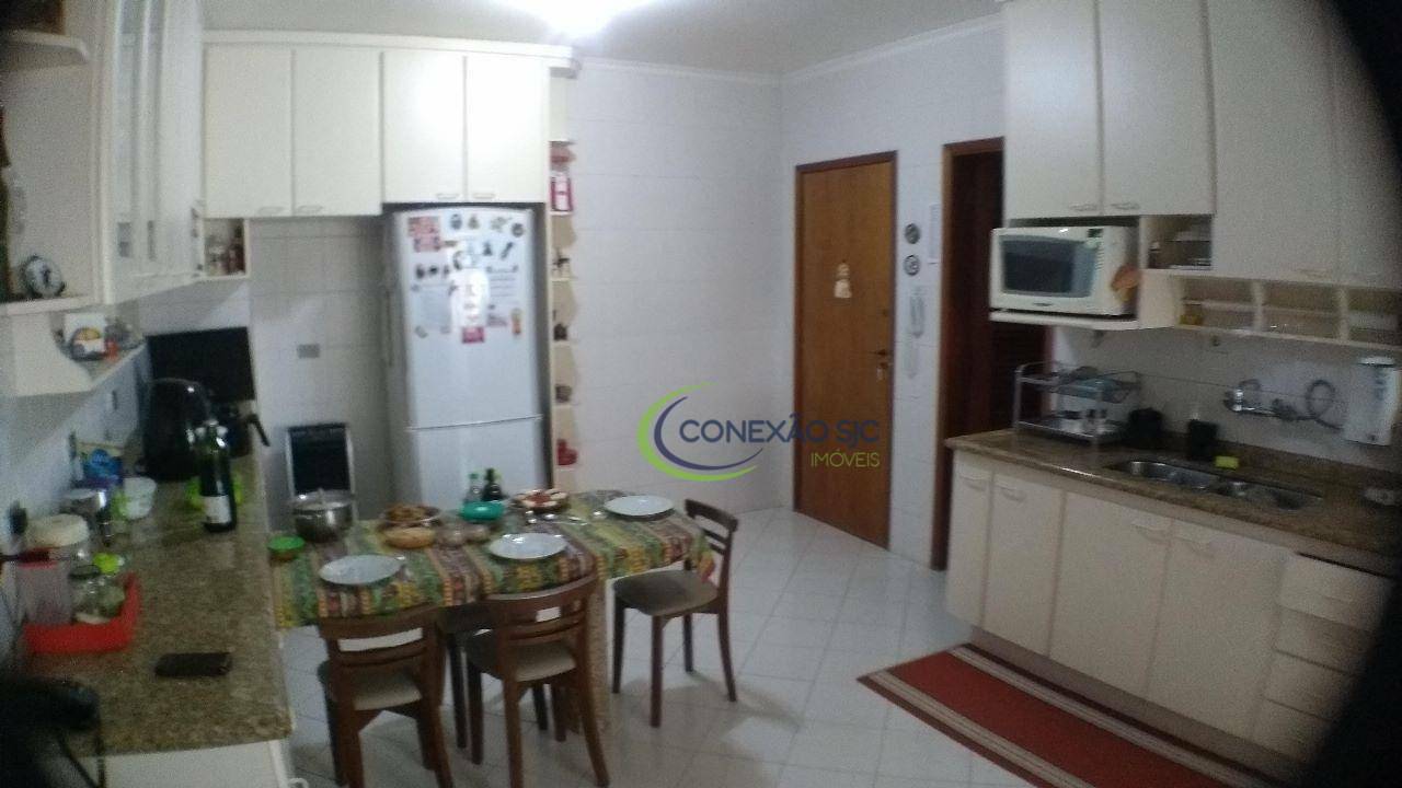 Apartamento à venda com 3 quartos, 185m² - Foto 6