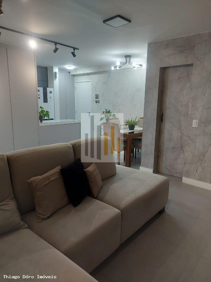 Apartamento à venda com 2 quartos, 63m² - Foto 2