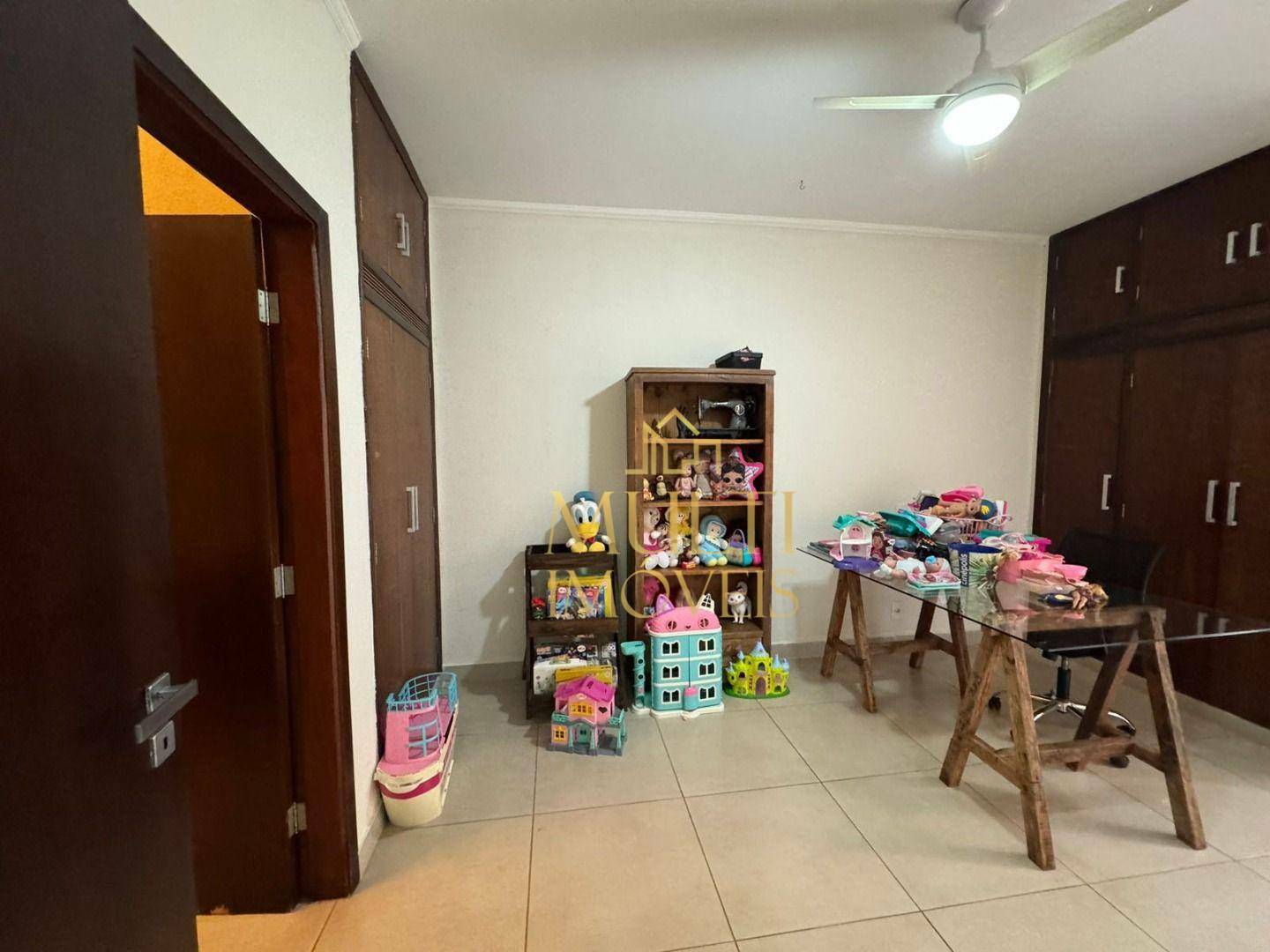 Casa à venda com 4 quartos, 300m² - Foto 9