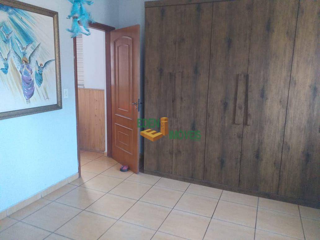 Casa à venda com 3 quartos, 209m² - Foto 6