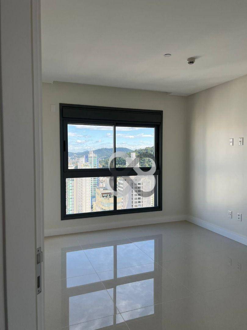 Apartamento à venda com 4 quartos, 182m² - Foto 22