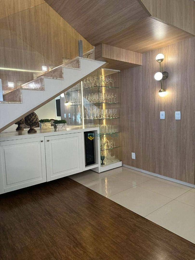 Sobrado à venda com 3 quartos, 237m² - Foto 3