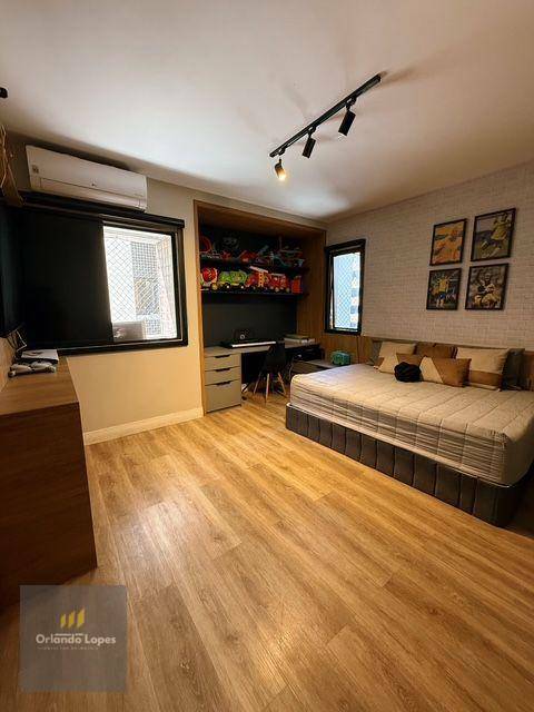 Apartamento à venda com 3 quartos, 226m² - Foto 9
