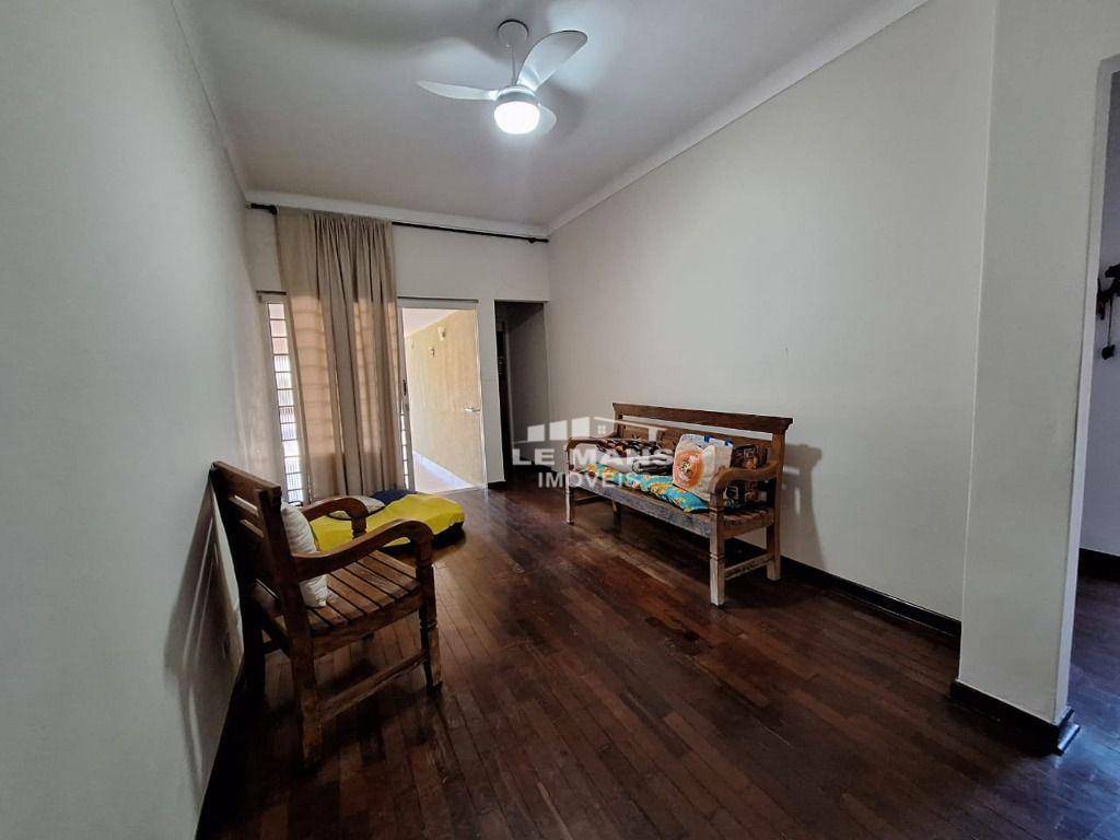Casa à venda com 3 quartos, 164m² - Foto 2